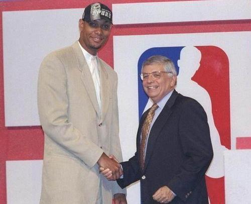 与罗贝托合 与罗贝托合